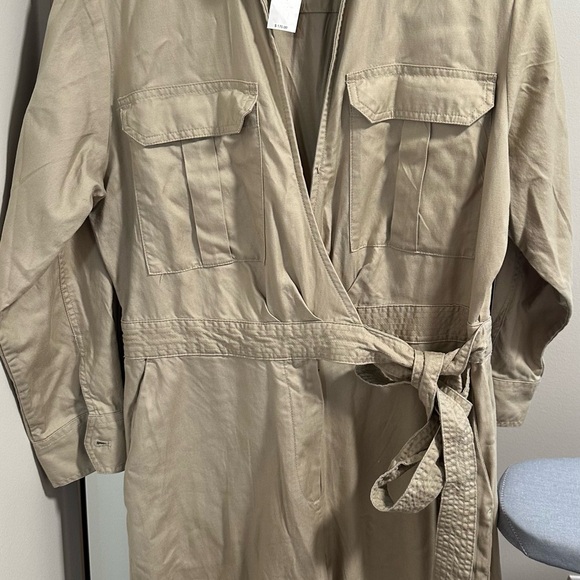 New with tags banana republic khaki jumpsuit - Picture 4 of 6